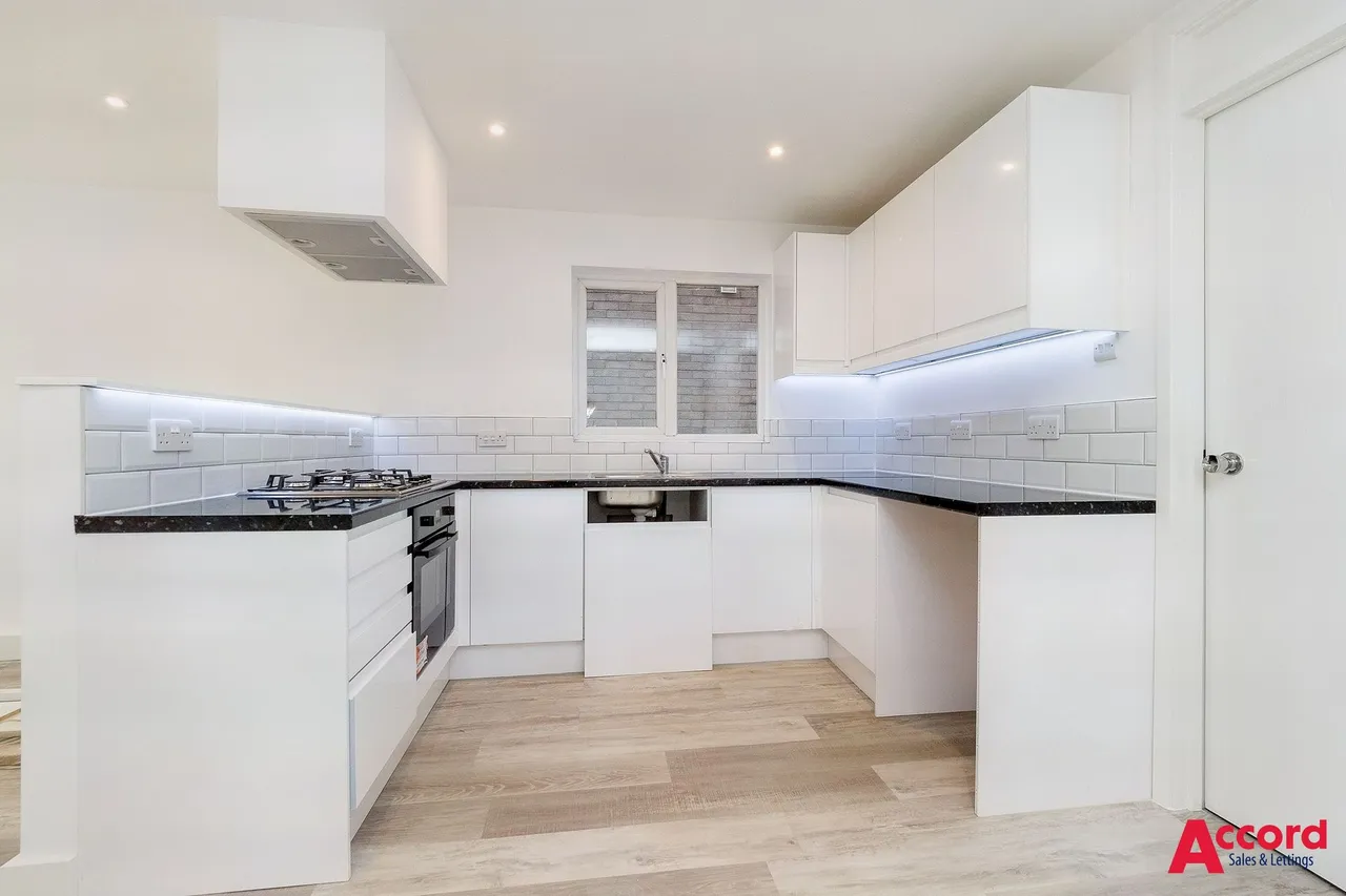 Juniper Way, Romford, RM3, photo 15