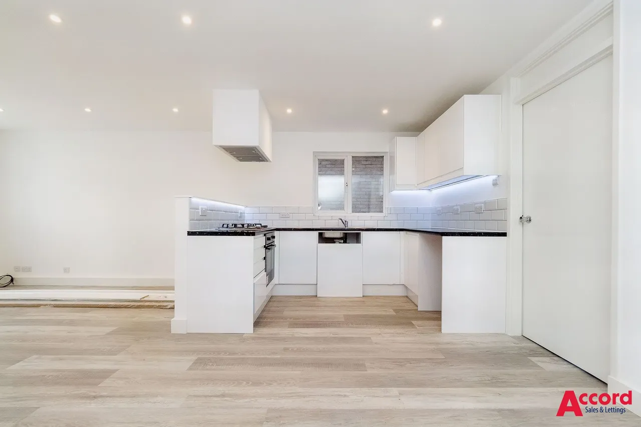 Juniper Way, Romford, RM3, photo 3