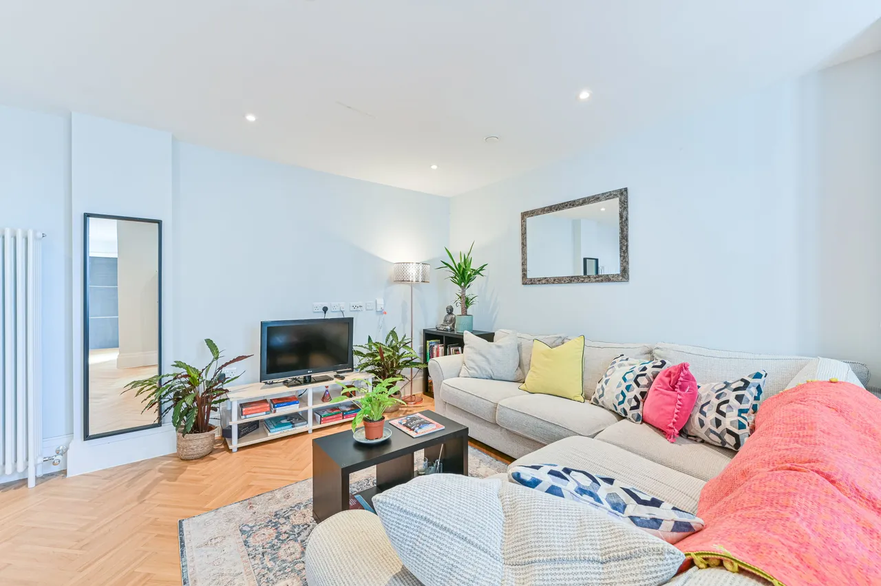 Flat 10, Ivor House, 5 Acre Lane, London, photo 7