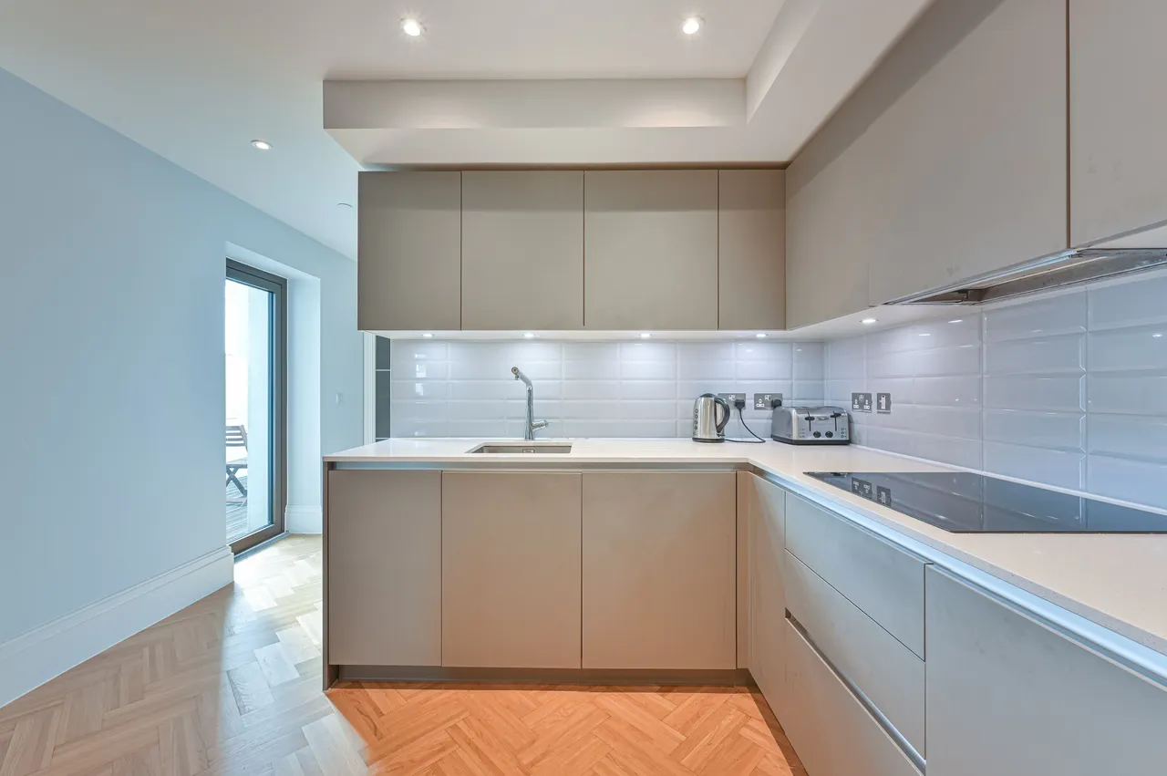 Flat 10, Ivor House, 5 Acre Lane, London, photo 10