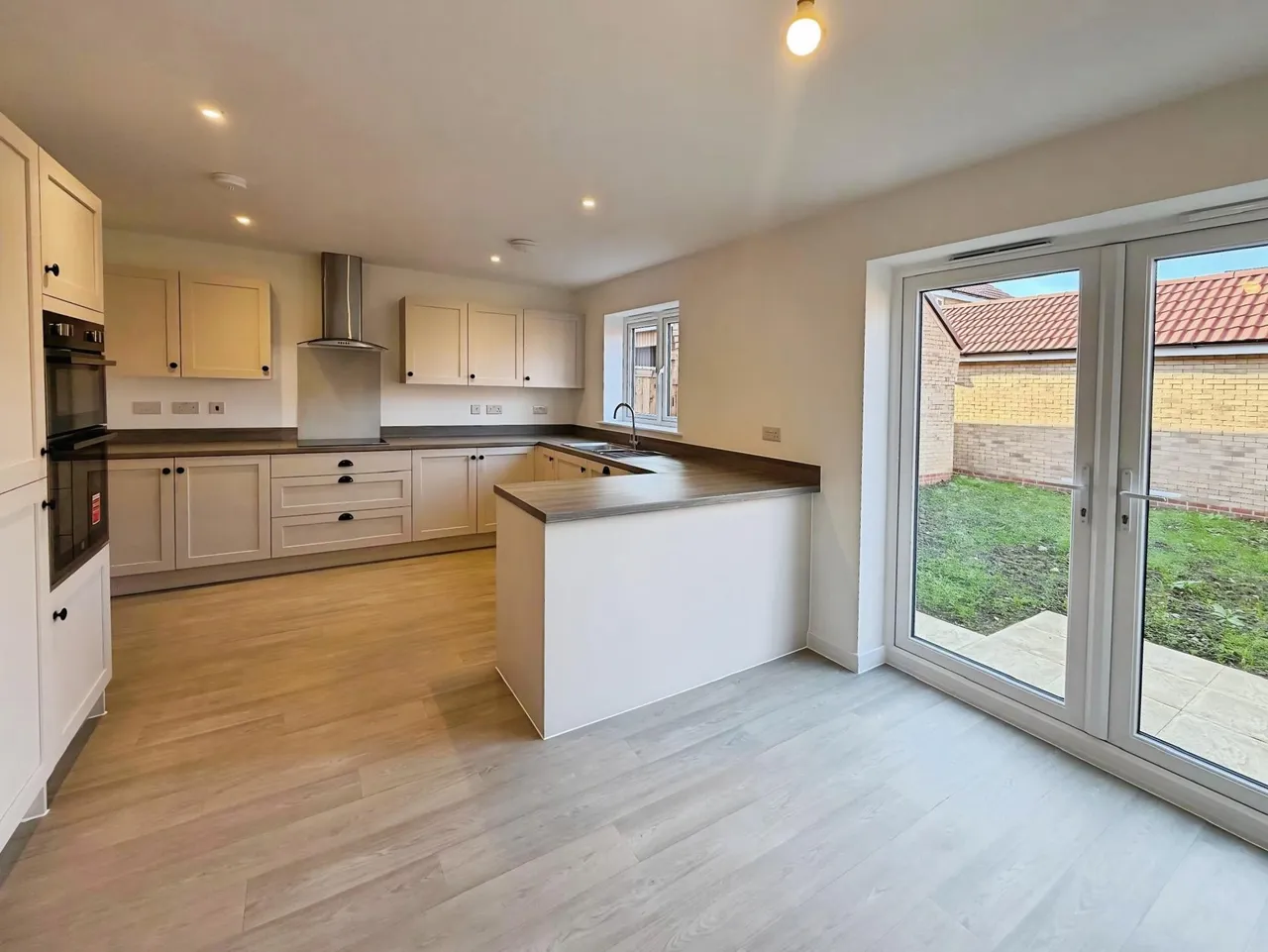 Harrier Way, Market Deeping, PE6, photo 2