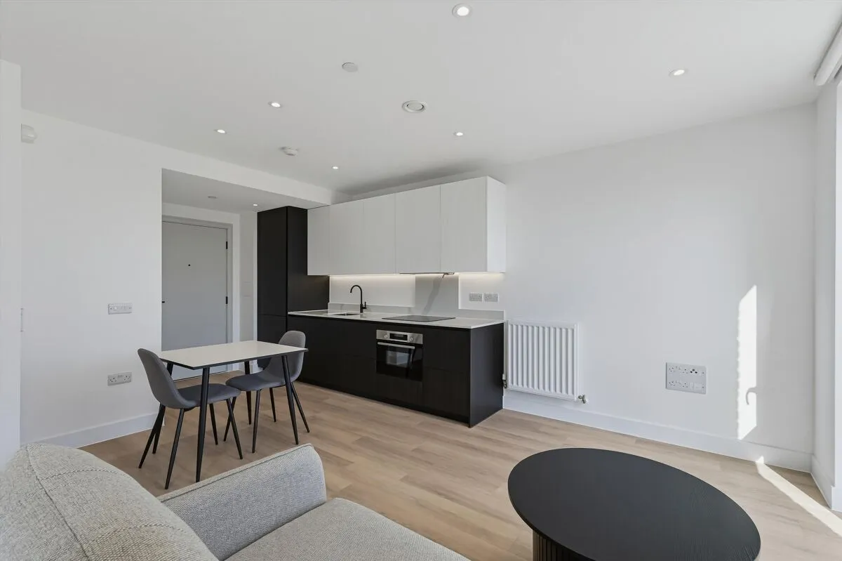 Everdene Path, Acton, W3, photo 2