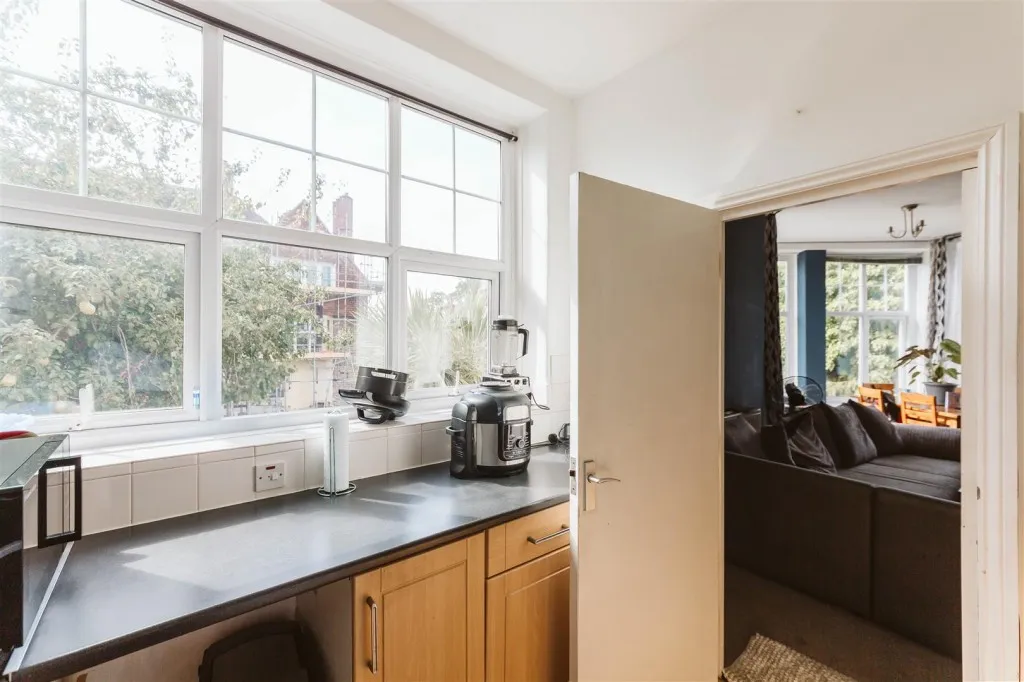 Flat 2, 52, Downs Park West, Westbury Park, Bristol, BS6 7QL, photo 9