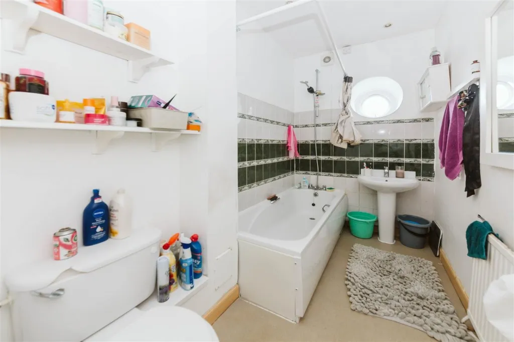 Flat 2, 52, Downs Park West, Westbury Park, Bristol, BS6 7QL, photo 5