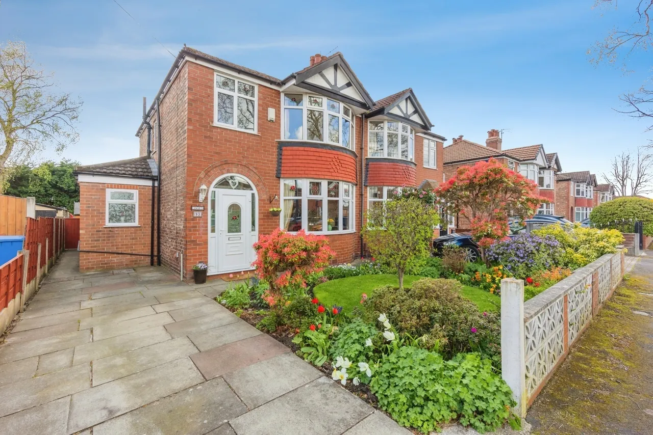 3 bed house for sale — Marford Crescent, Sale, Greater Manchester, M33