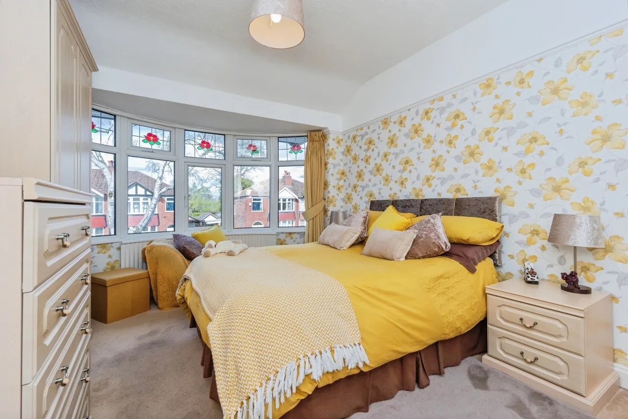 Marford Crescent, Sale, Greater Manchester, M33, photo 4