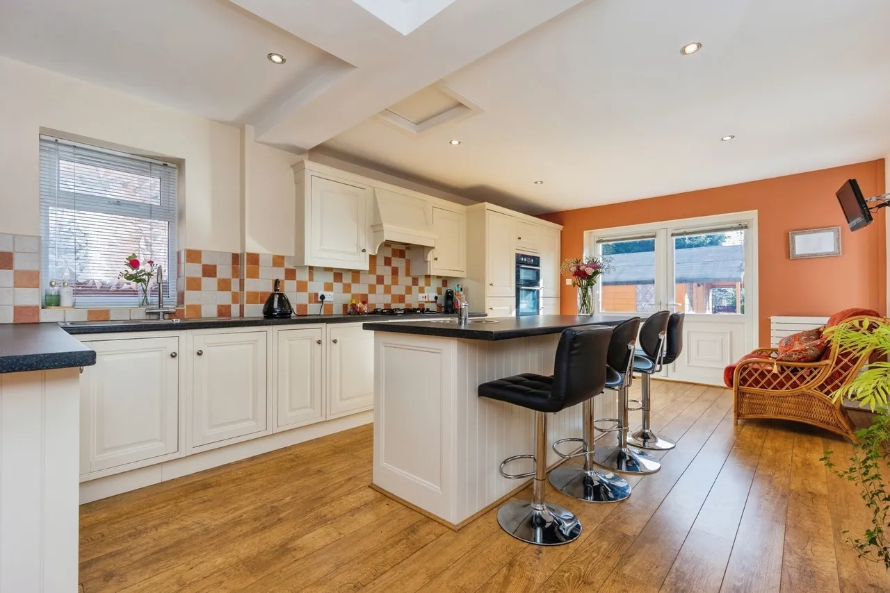 Marford Crescent, Sale, Greater Manchester, M33, photo 8