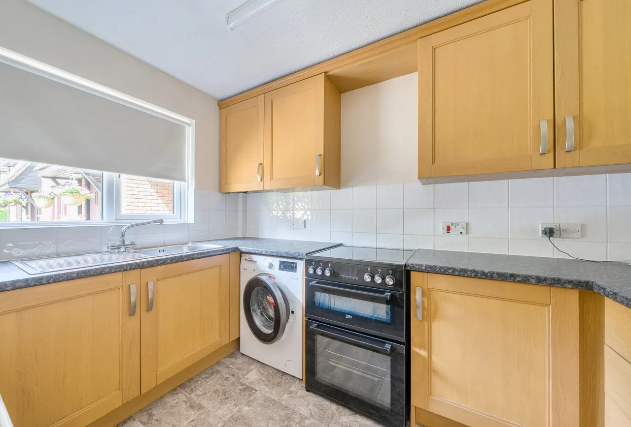 Grassmere, Langshott, RH6 9UG, photo 2