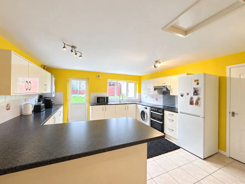 Parkview Crescent, Birchills, WS2, photo 3