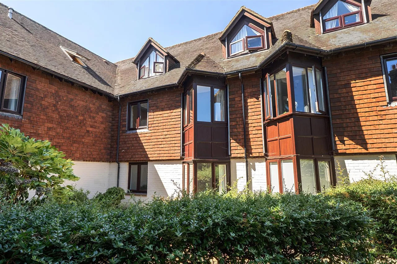 Hylton Road, Petersfield, GU32, photo 10