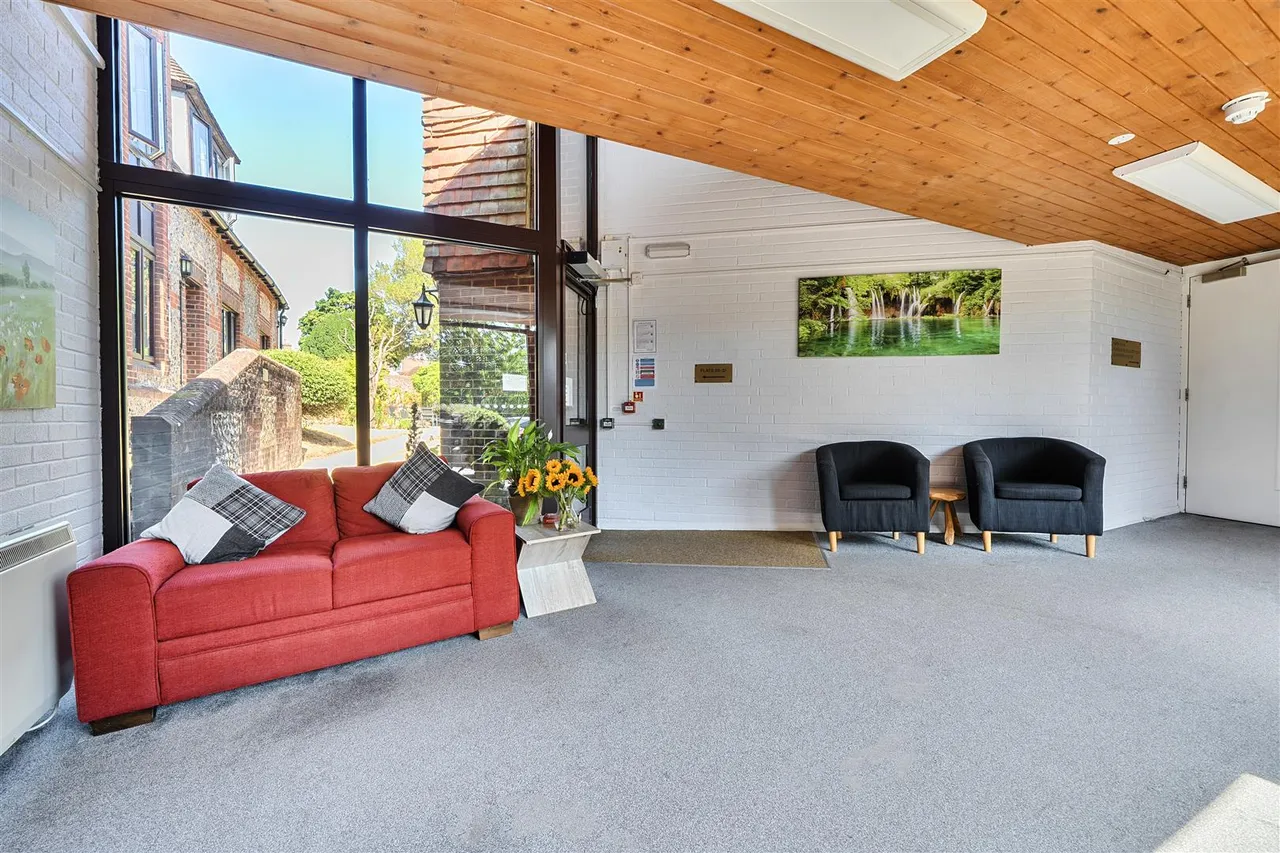 Hylton Road, Petersfield, GU32, photo 12