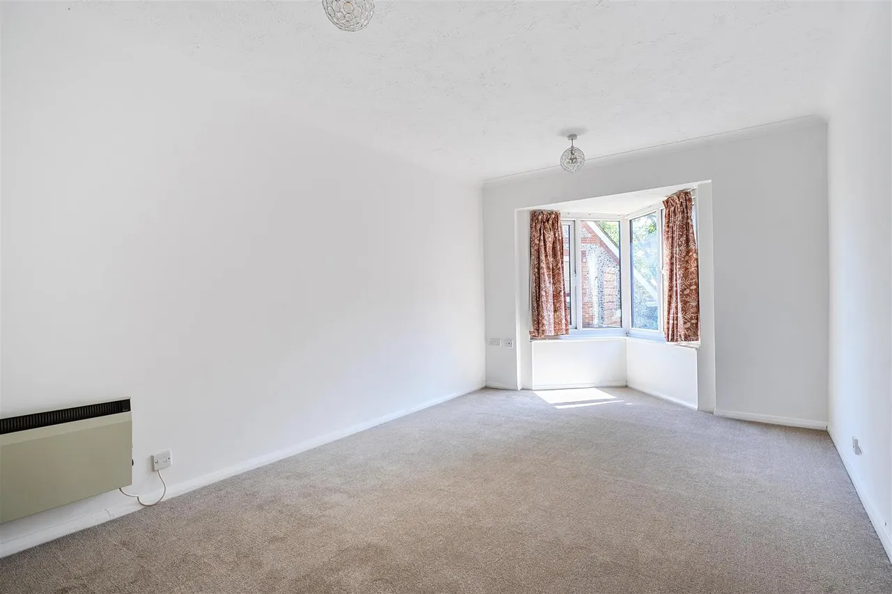 Hylton Road, Petersfield, GU32, photo 3