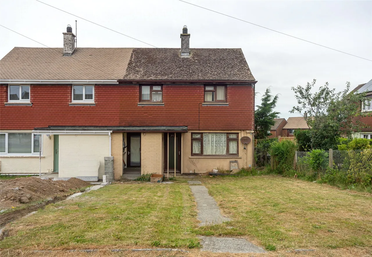 2 bed house for sale, Traffwll Road, Caergeiliog