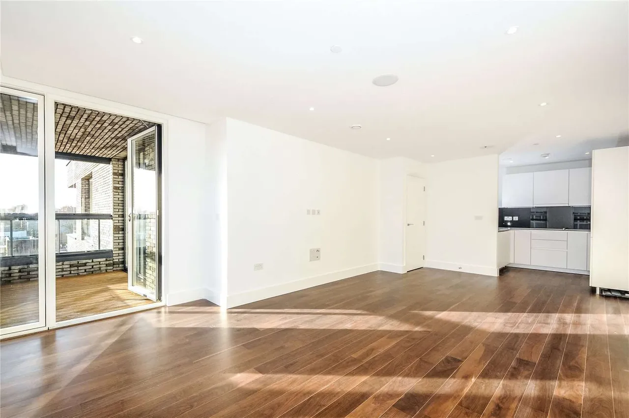 2 bed flat to rent, Upper Richmond Road, Putney, SW15
