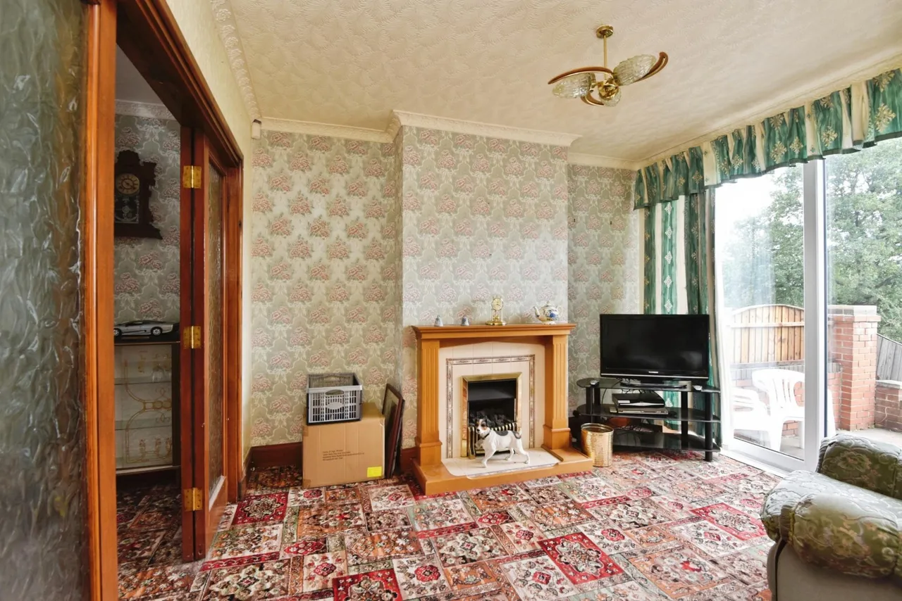Richmond Grove, May Bank, ST5, photo 10
