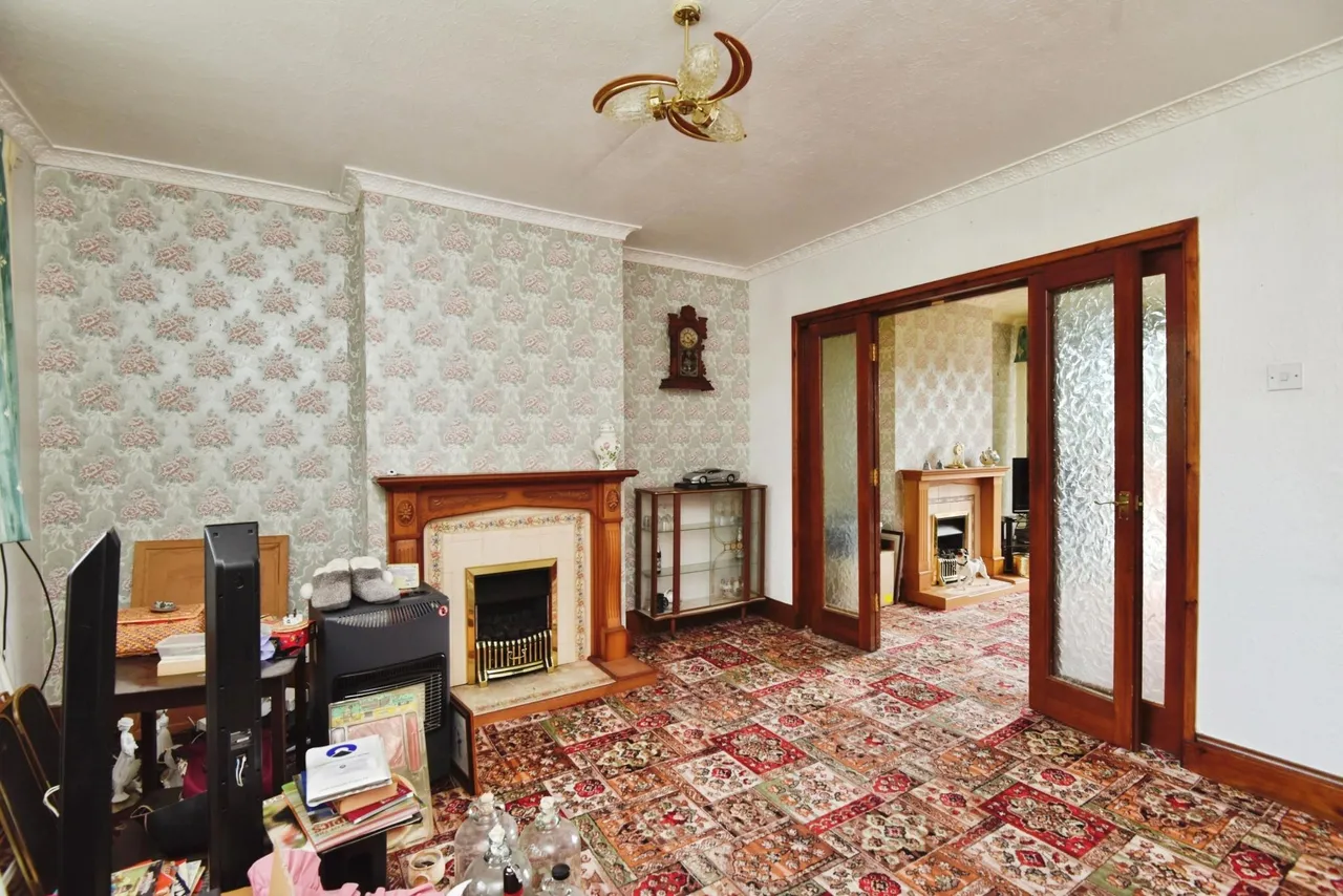Richmond Grove, May Bank, ST5, photo 9