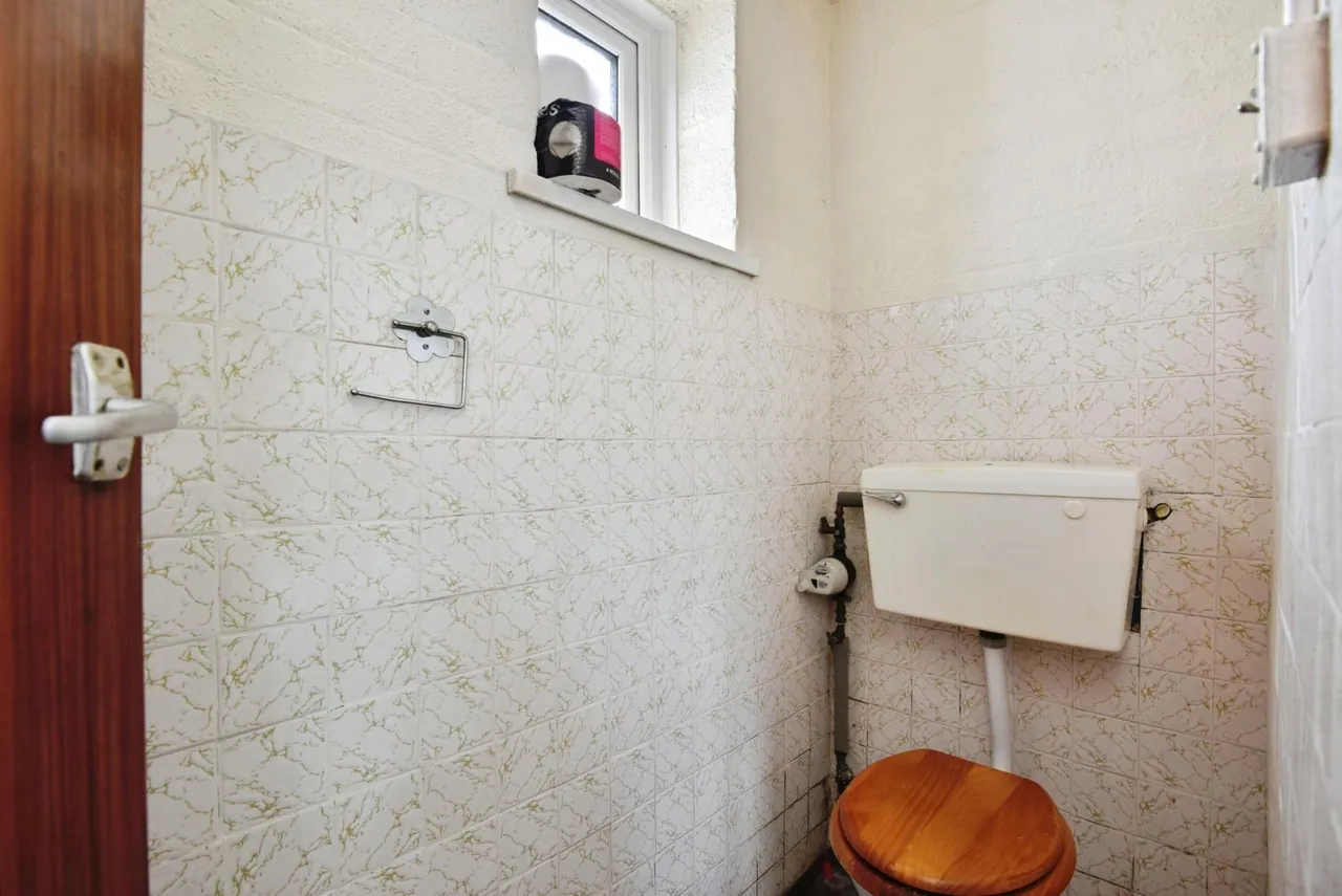 Richmond Grove, May Bank, ST5, photo 15
