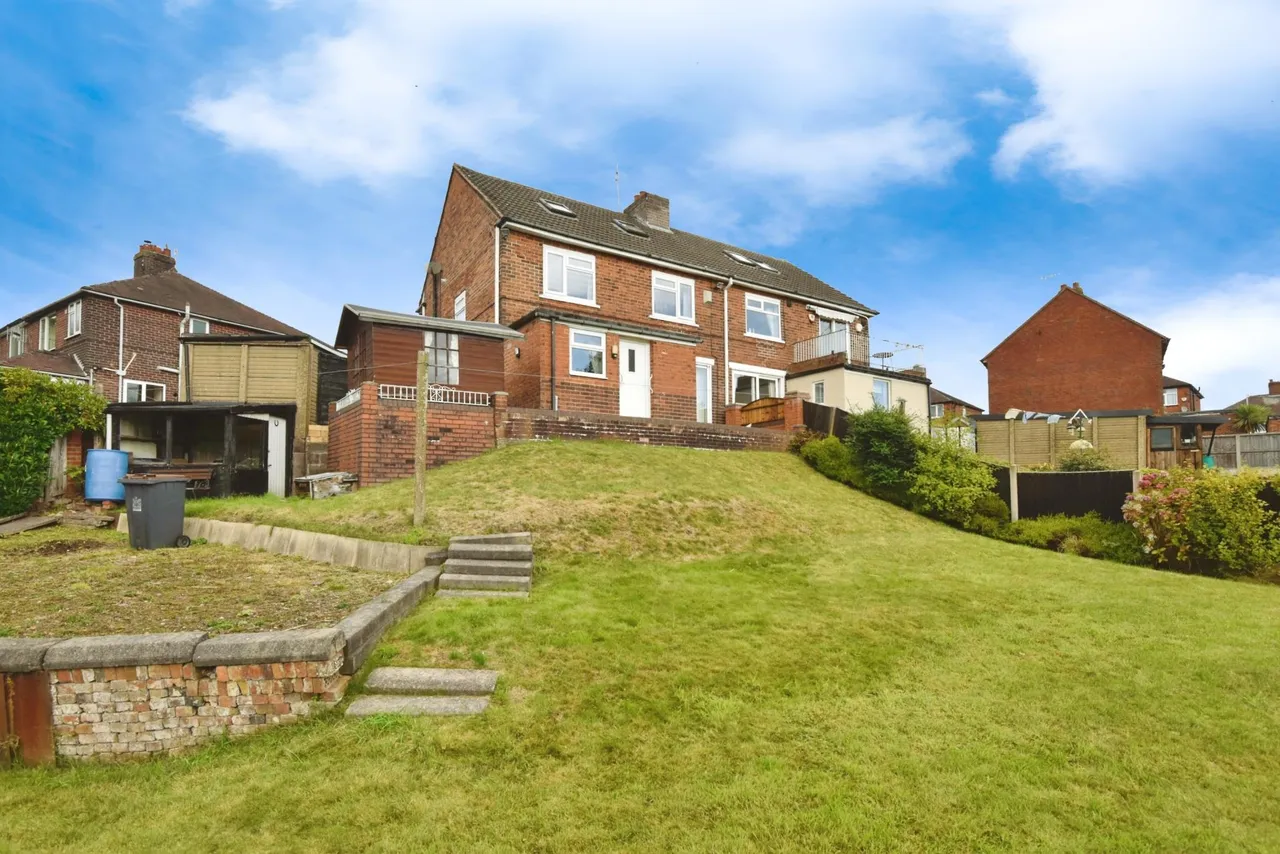 Richmond Grove, May Bank, ST5, photo 6