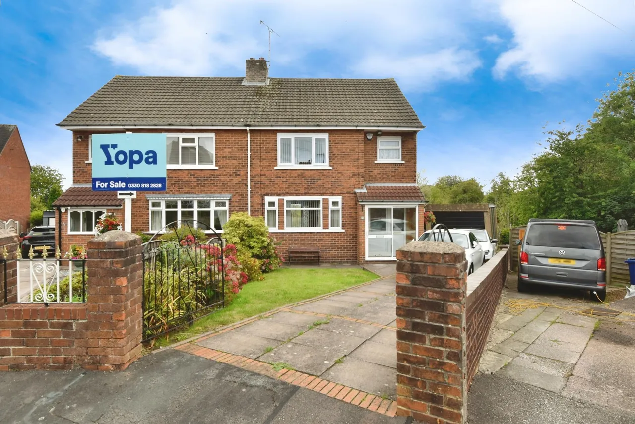 3 bed house for sale, Richmond Grove, May Bank, ST5