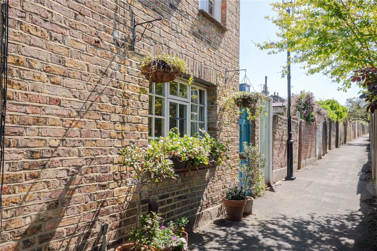 Albany Passage, Richmond, TW10, photo 11