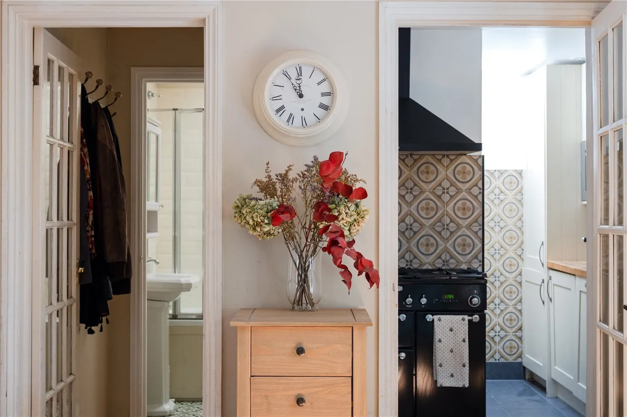 Albany Passage, Richmond, TW10, photo 16