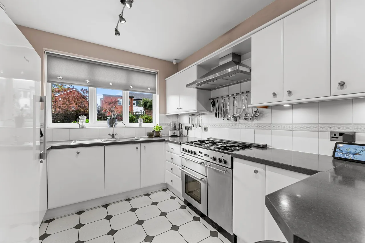 Lunts Heath Road, Widnes, Widnes, WA8 5BB, photo 11