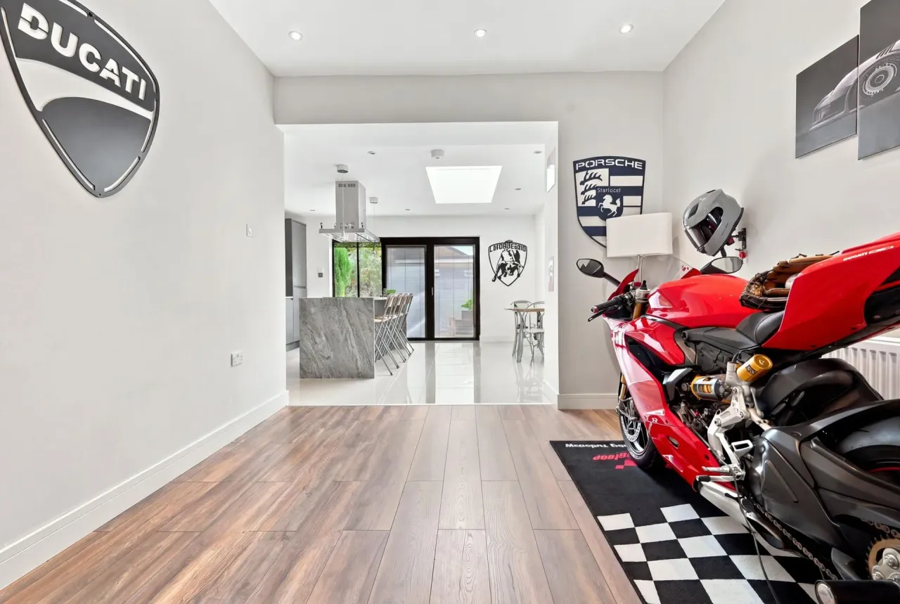 Forest Drive East, Leytonstone, E11, photo 9