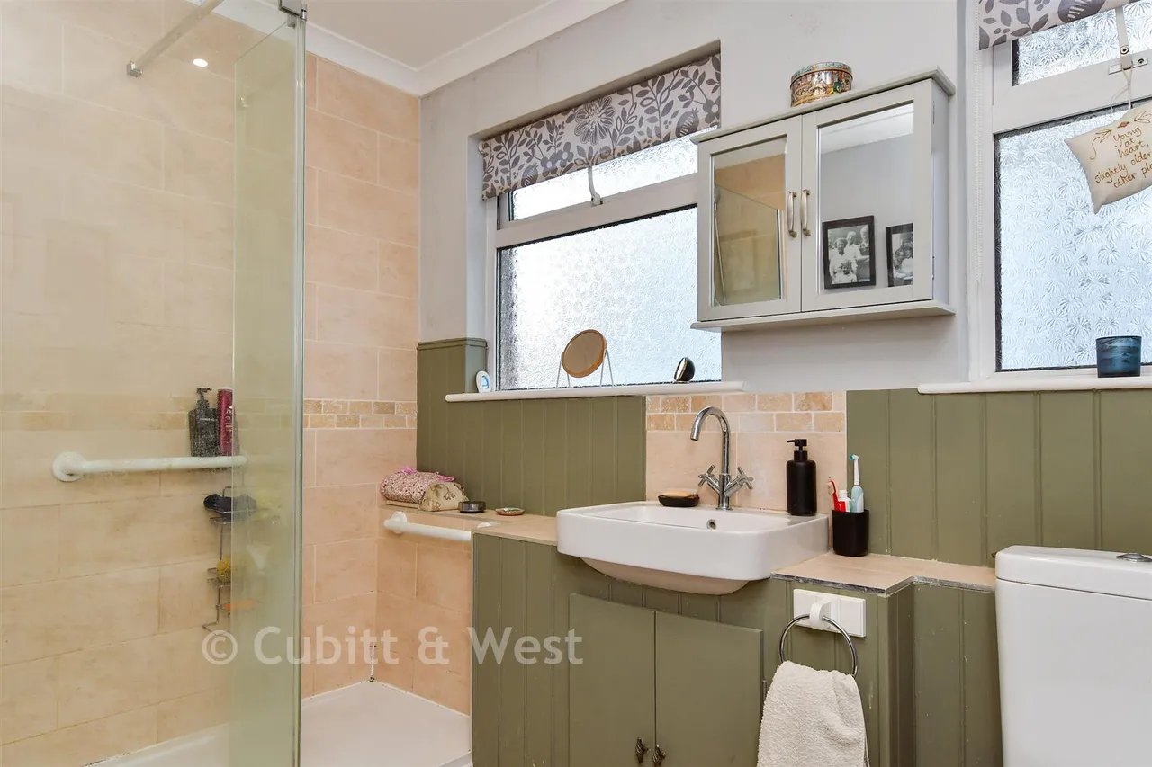 Hewarts Lane, Bognor Regis, PO21, photo 13