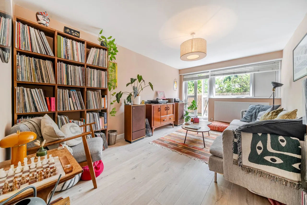 Wentworth Crescent, SE15, photo 2