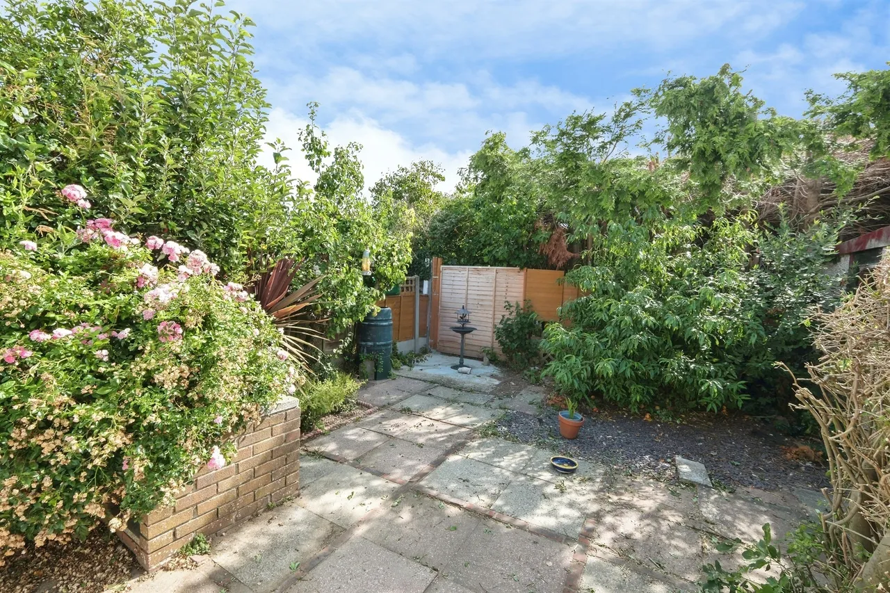 Freshfields Close, Lancing, BN15, photo 12