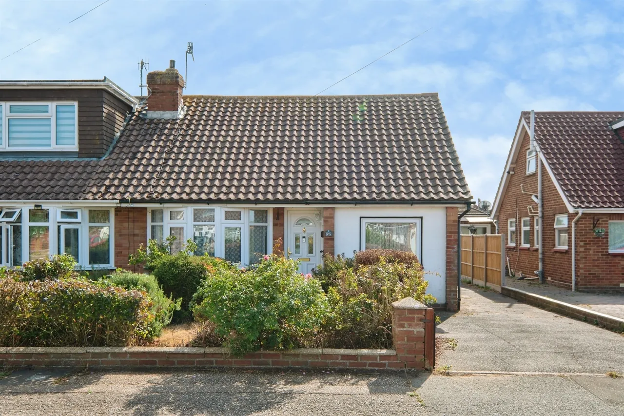 2 bed house for sale, Freshfields Close, Lancing, BN15