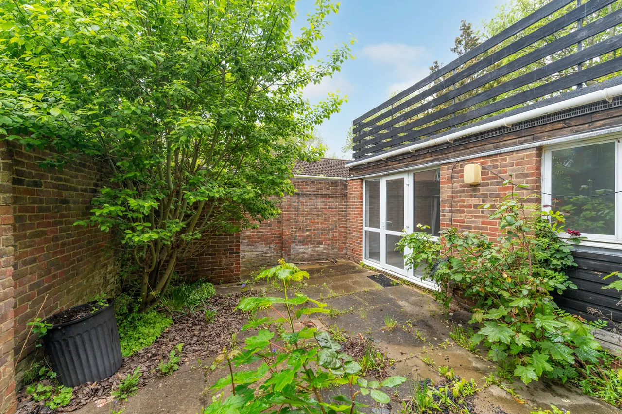 24 Edgeborough Way, Bromley, photo 5