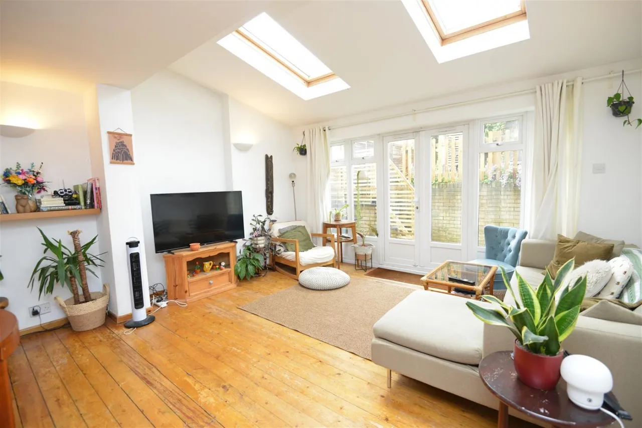 3 bed house for sale — Milverton Gardens, St Werburghs, Bristol BS6 5JQ