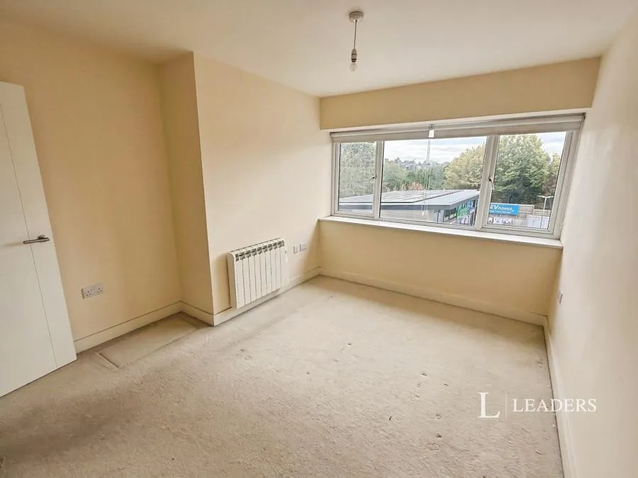 London Road, East Grinstead, RH19, photo 8