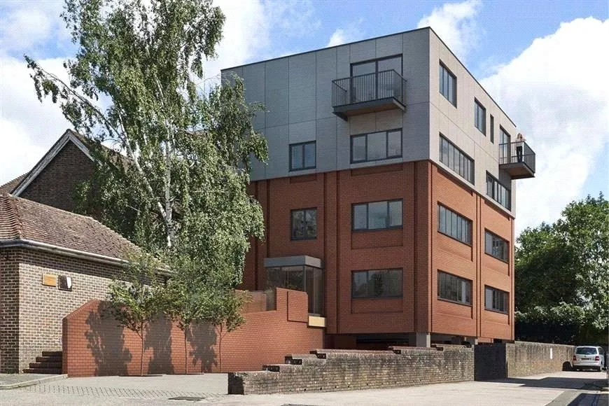 1 bed flat to rent, London Road, East Grinstead, RH19