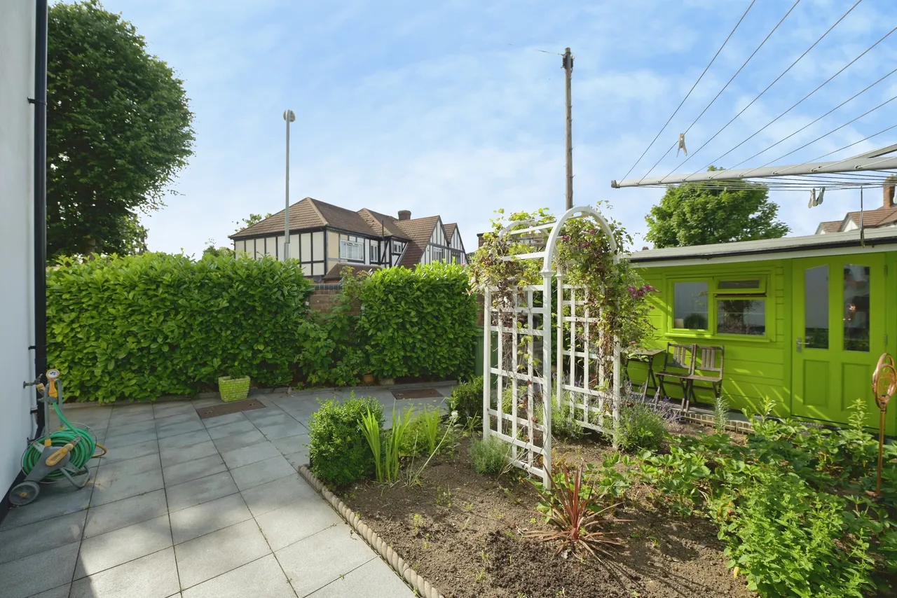 Cranbrook Drive, Romford, RM2, photo 18
