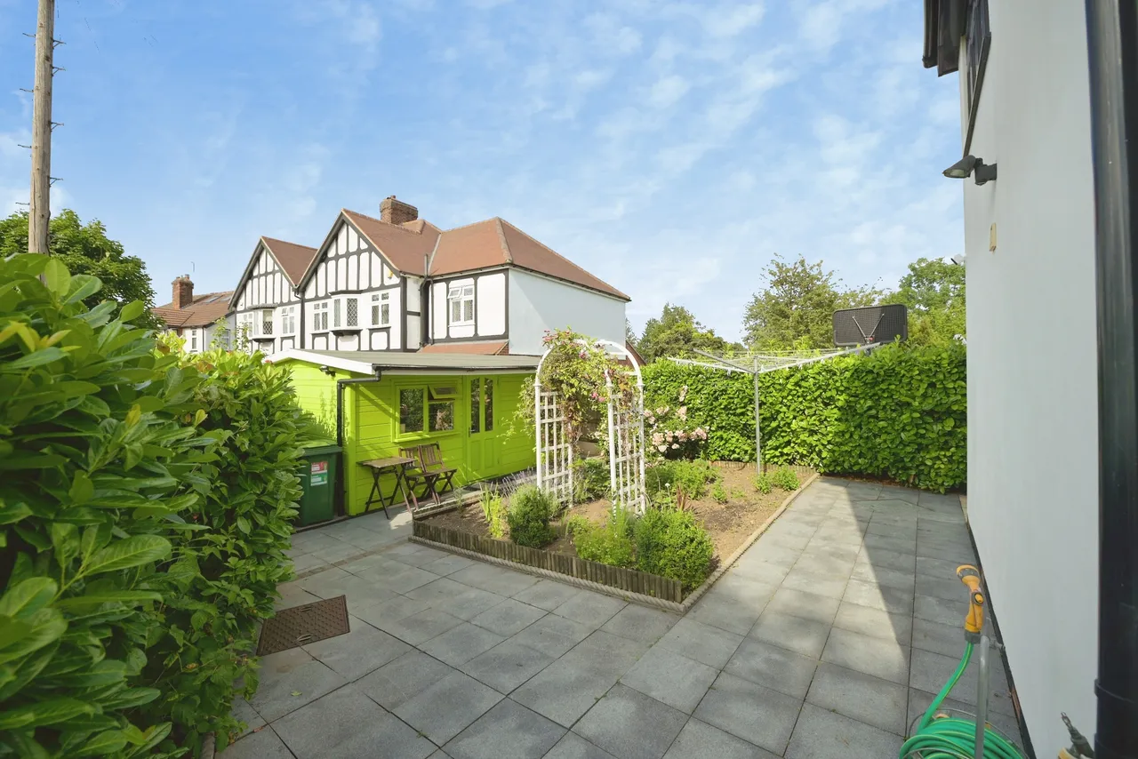 Cranbrook Drive, Romford, RM2, photo 17