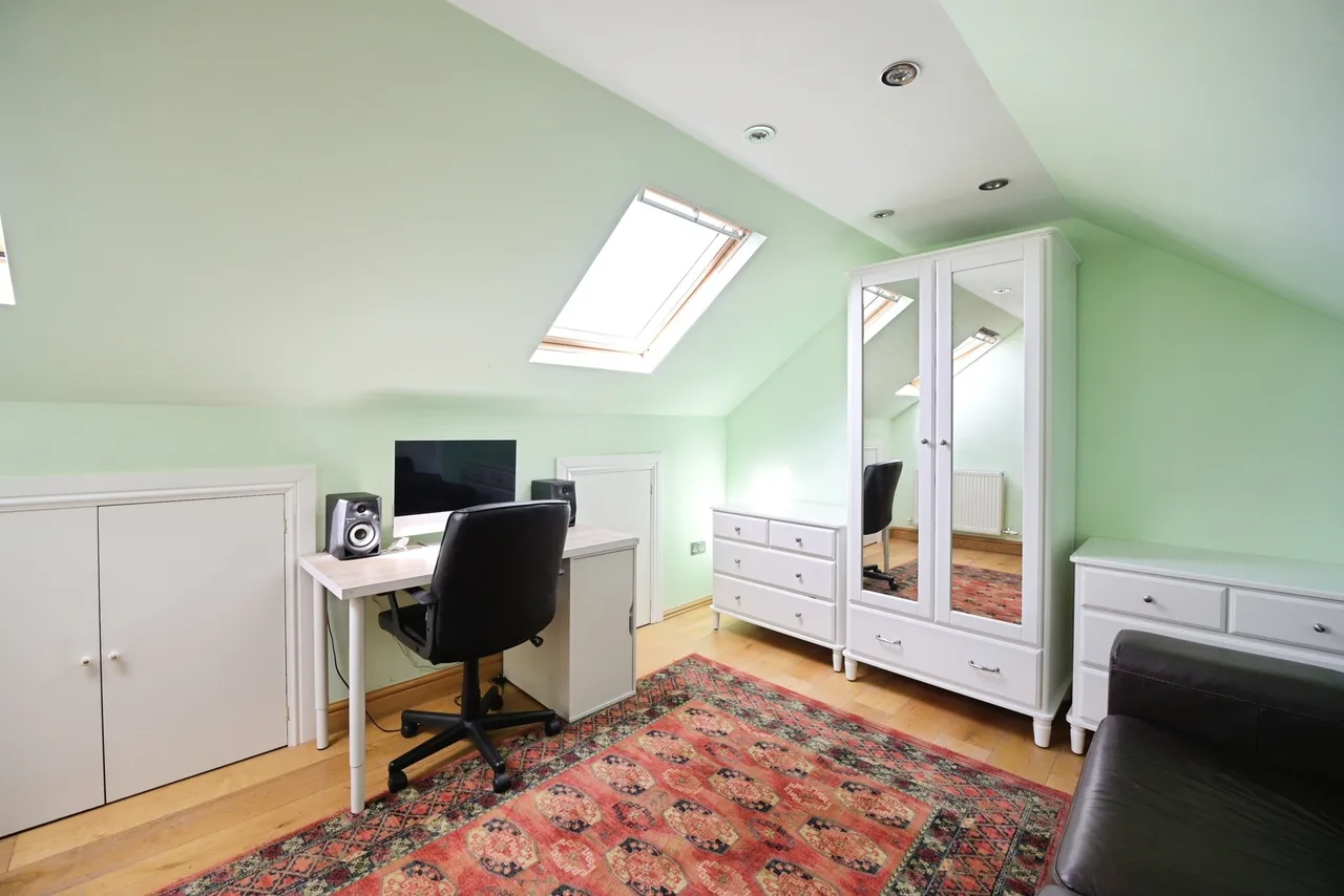 Cranbrook Drive, Romford, RM2, photo 25