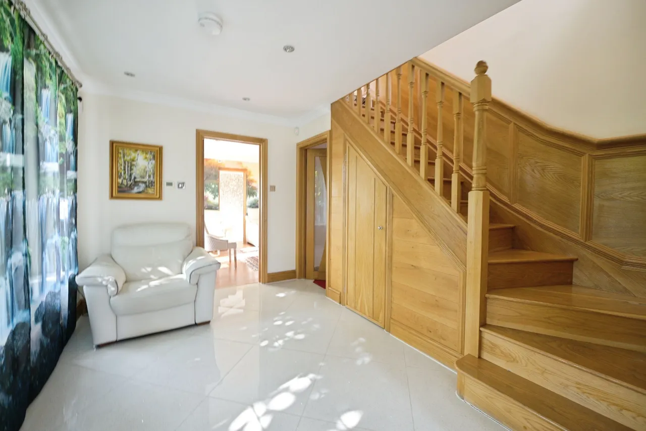 Cranbrook Drive, Romford, RM2, photo 39