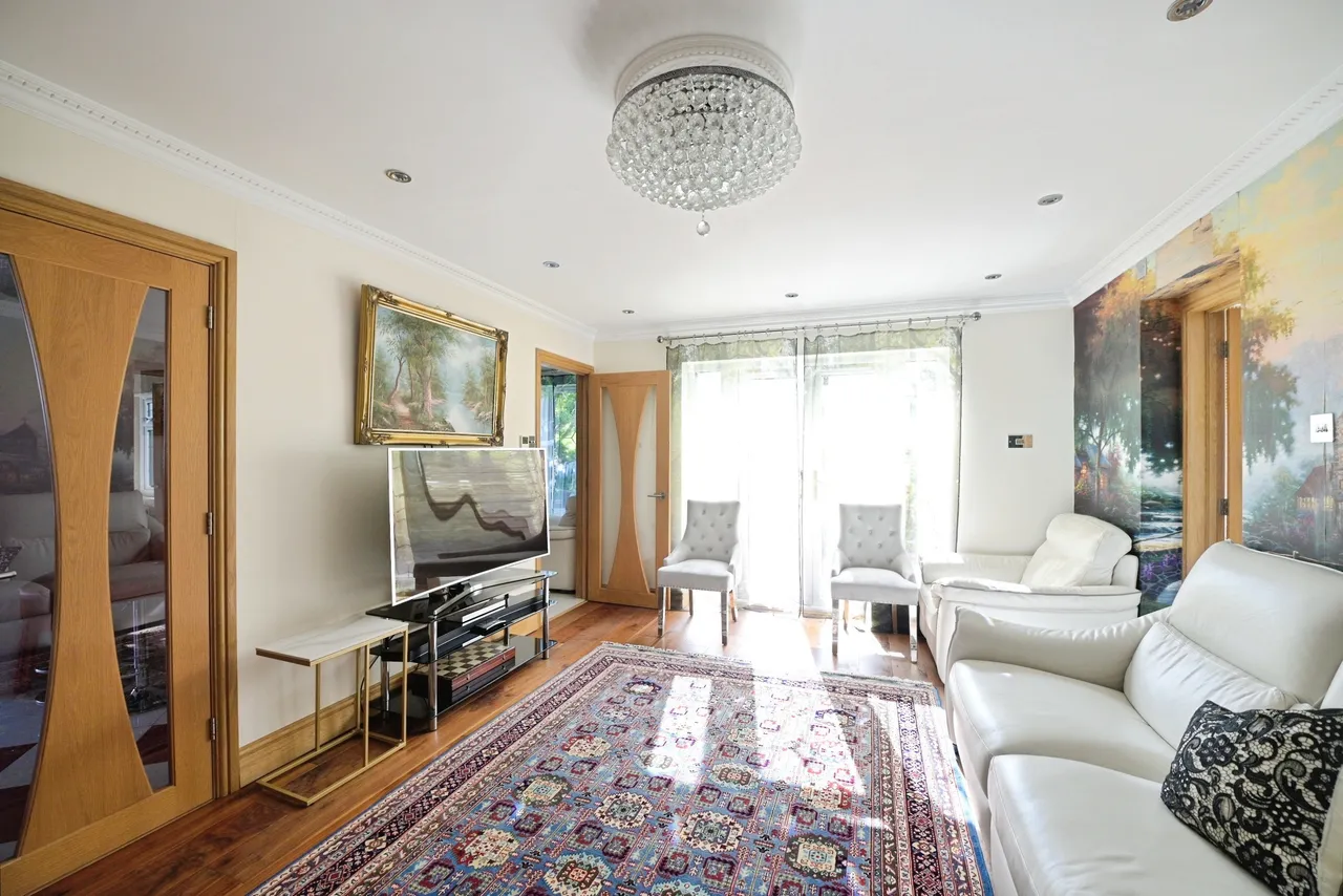 Cranbrook Drive, Romford, RM2, photo 9
