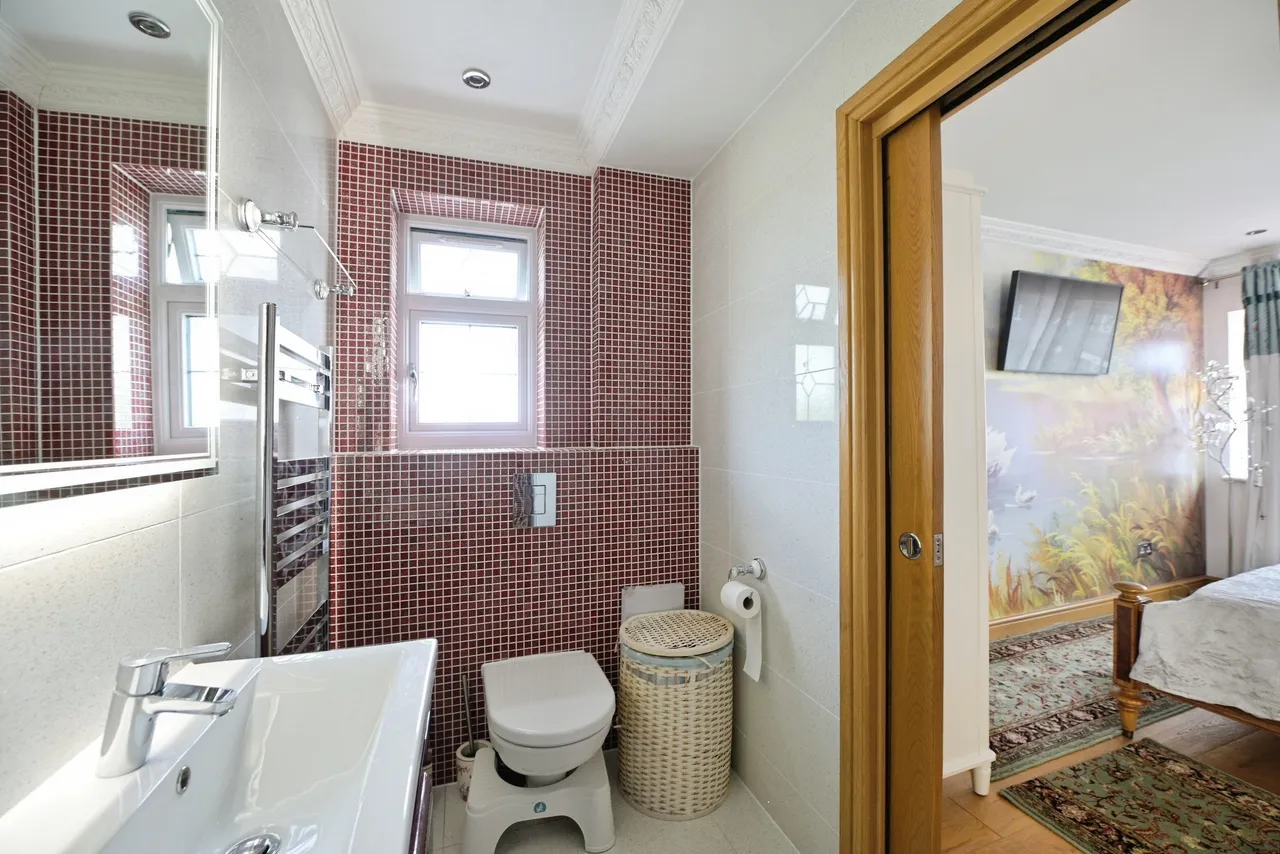 Cranbrook Drive, Romford, RM2, photo 26