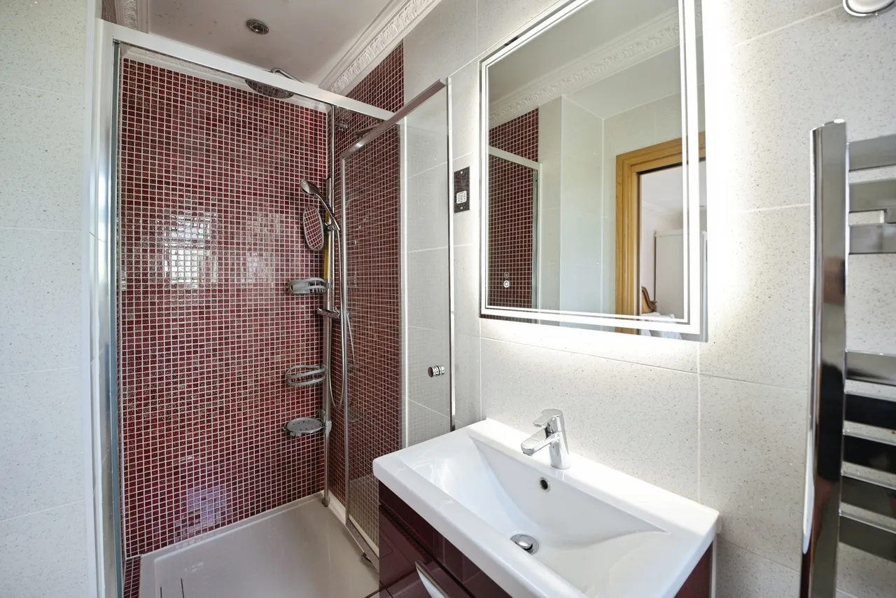 Cranbrook Drive, Romford, RM2, photo 40