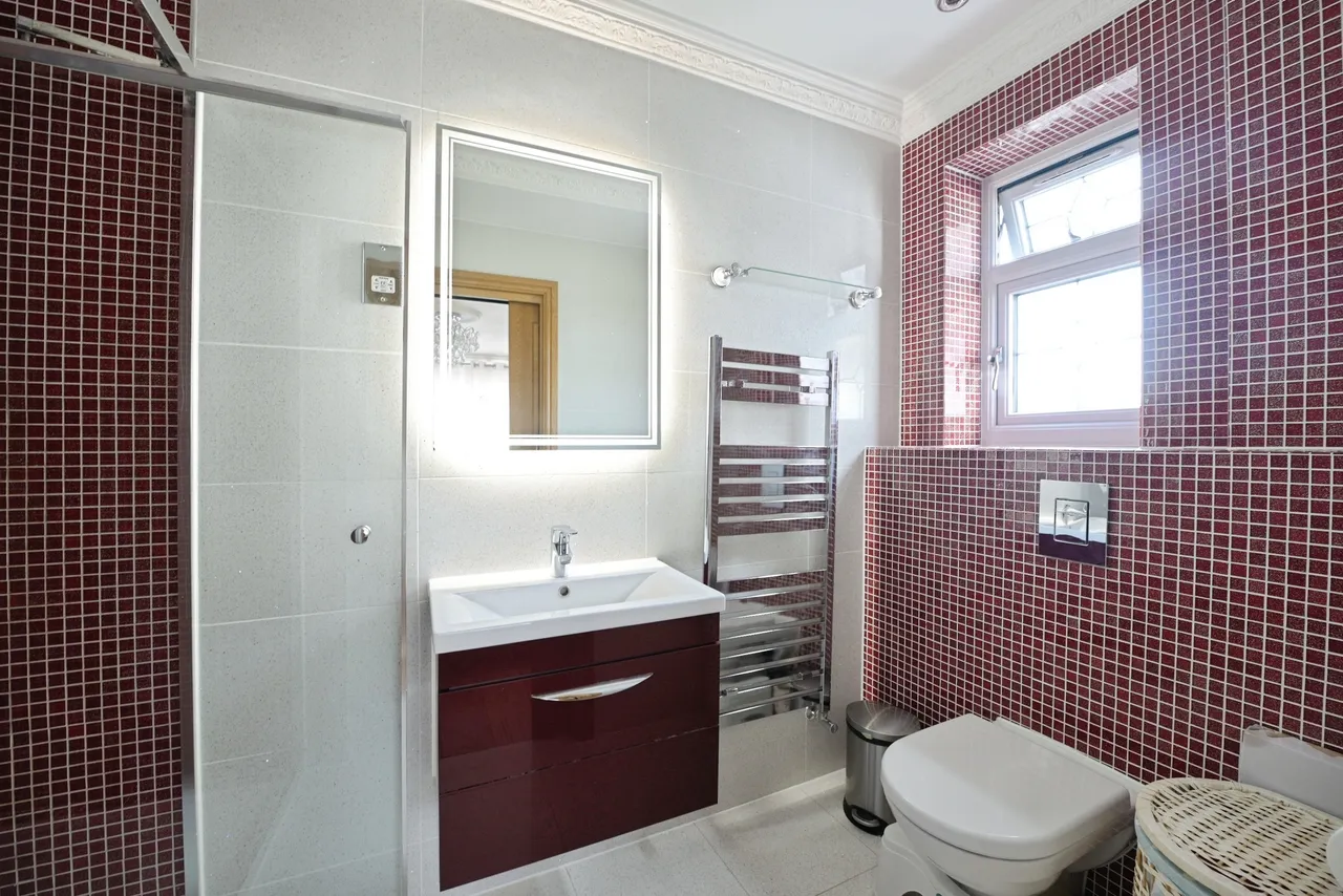 Cranbrook Drive, Romford, RM2, photo 33