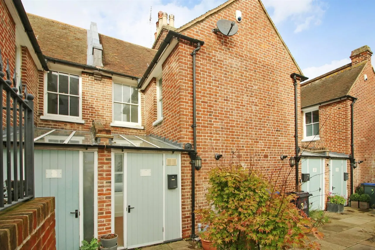 2 bed house for sale, Stour Street, Canterbury, CT1