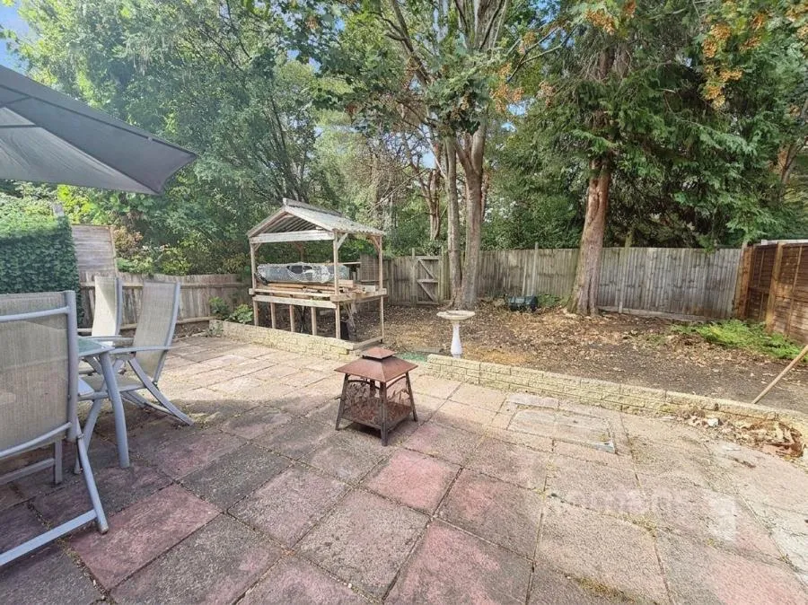 Highview Crescent, Camberley, GU15, photo 9