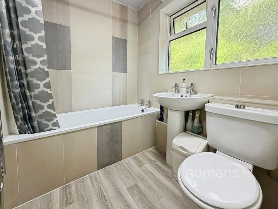 Highview Crescent, Camberley, GU15, photo 5