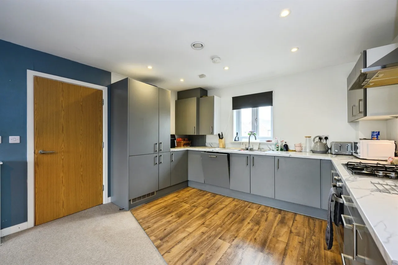 Blunden Way, Horley, RH6, photo 5