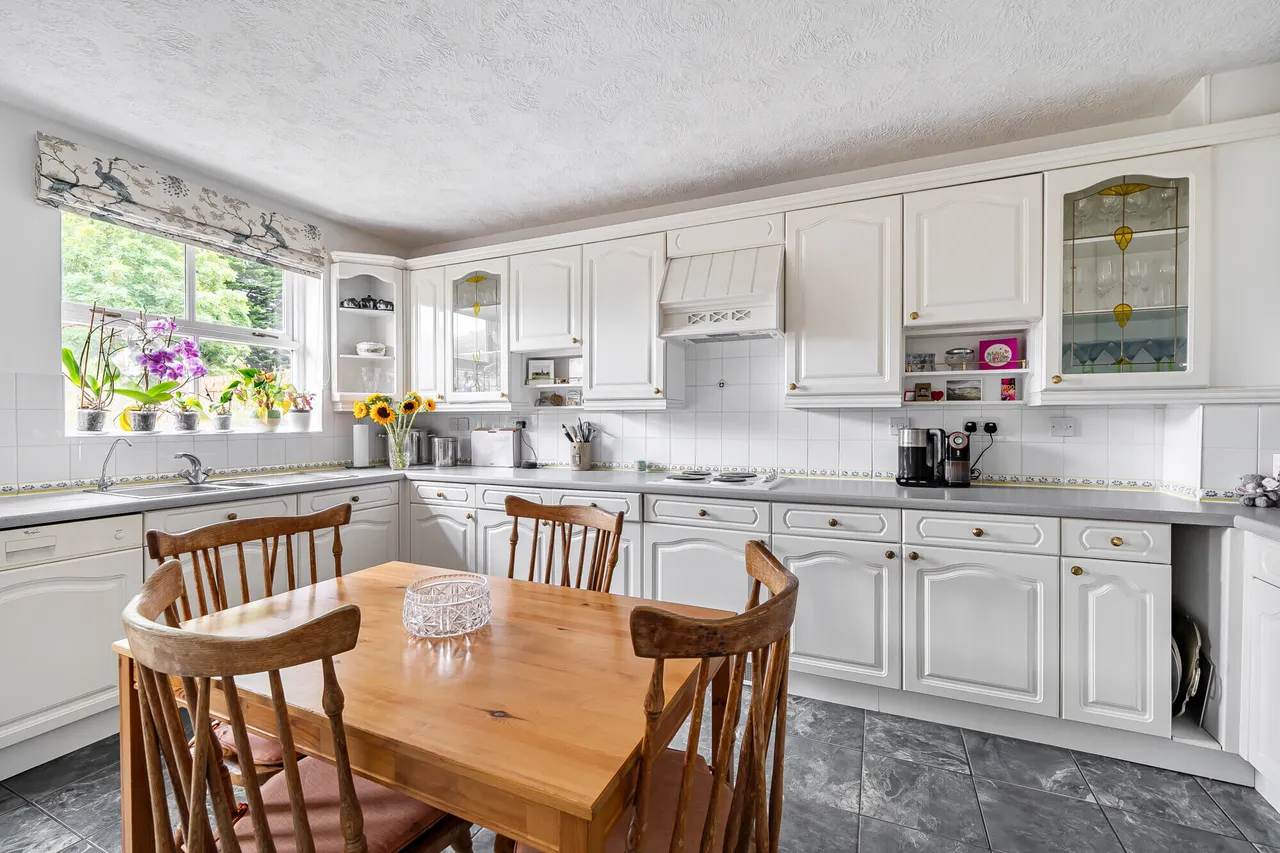 King George Gardens, Chichester, PO19, photo 3