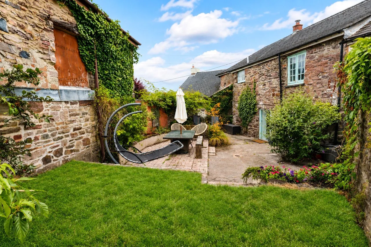 The Square, North Molton, EX36, photo 4