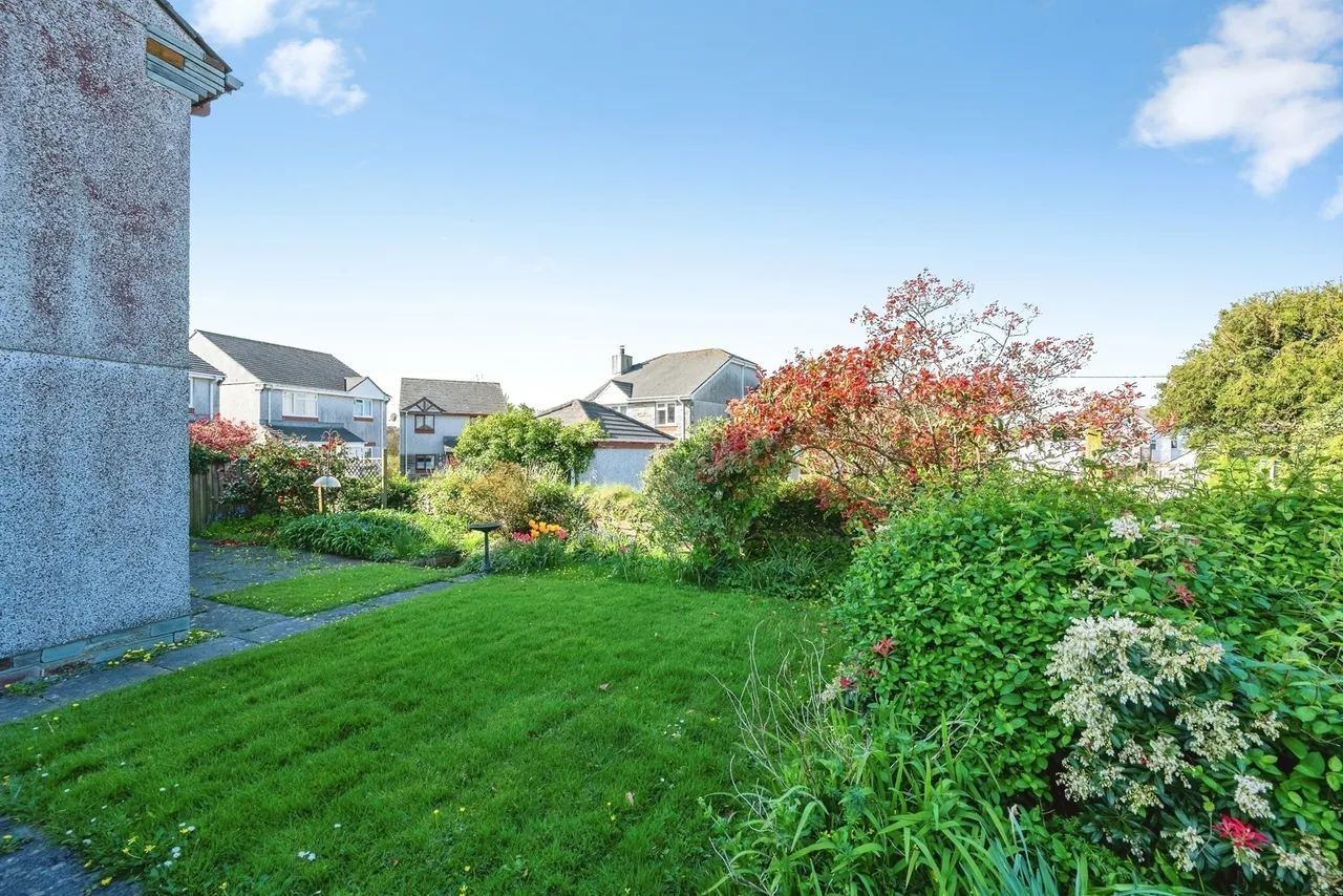 Lemellen Gardens, St Kew Highway, PL30, photo 15